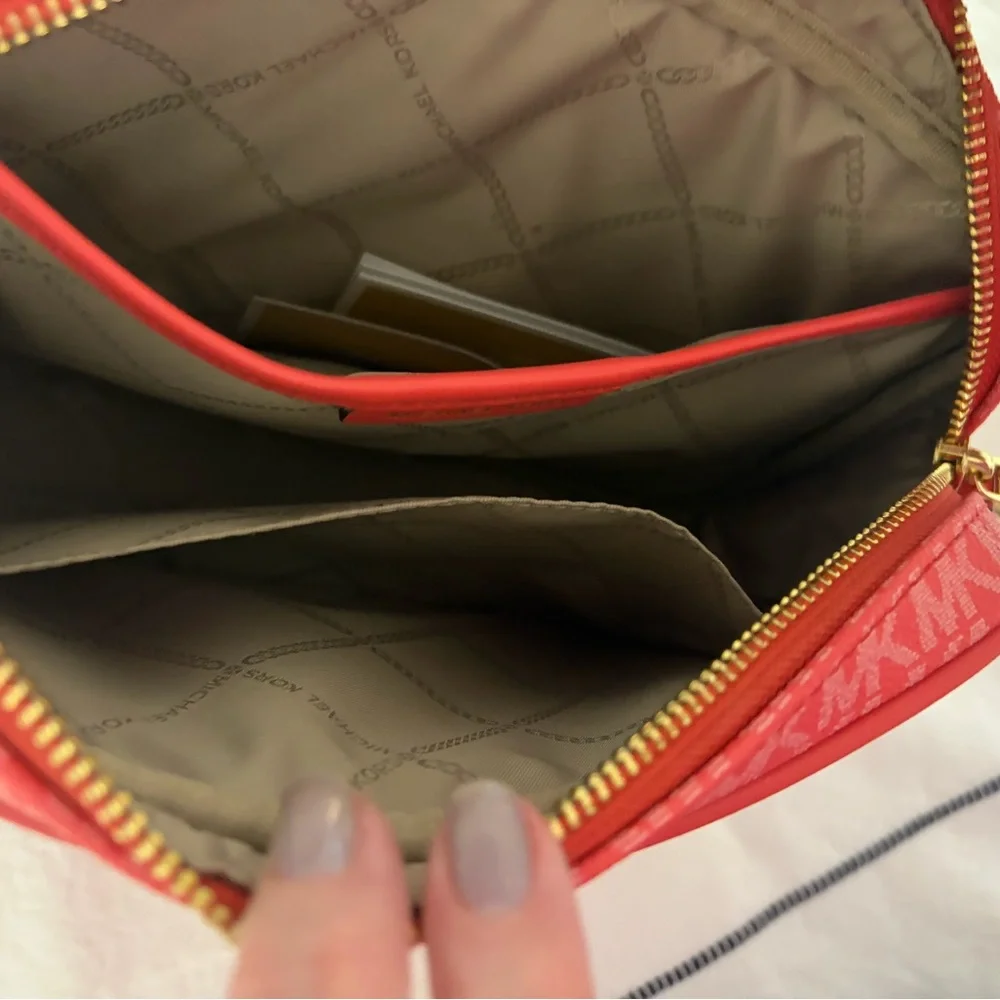 Michael Kors Jet Set Large East West Crossbody – Coral MK Logo – Gold Chain - Picture 4 of 4